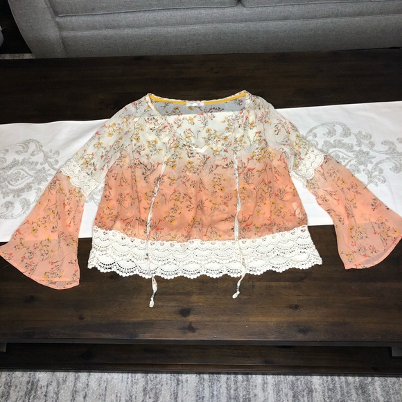 Taylor and sage sheer floral crochet top medium - Picture 2 of 7